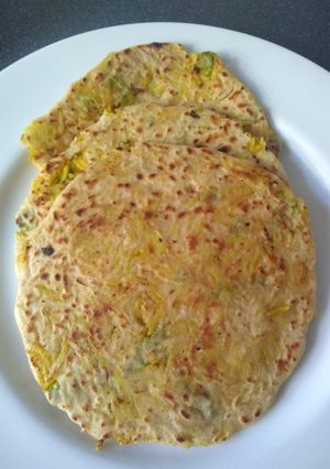 A picture of Vegetable rice paratha.