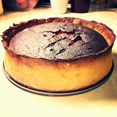A picture of Tourteau fromagé (French cheesecake).