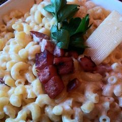 A picture of Italian Style Stovetop Mac n Cheese.