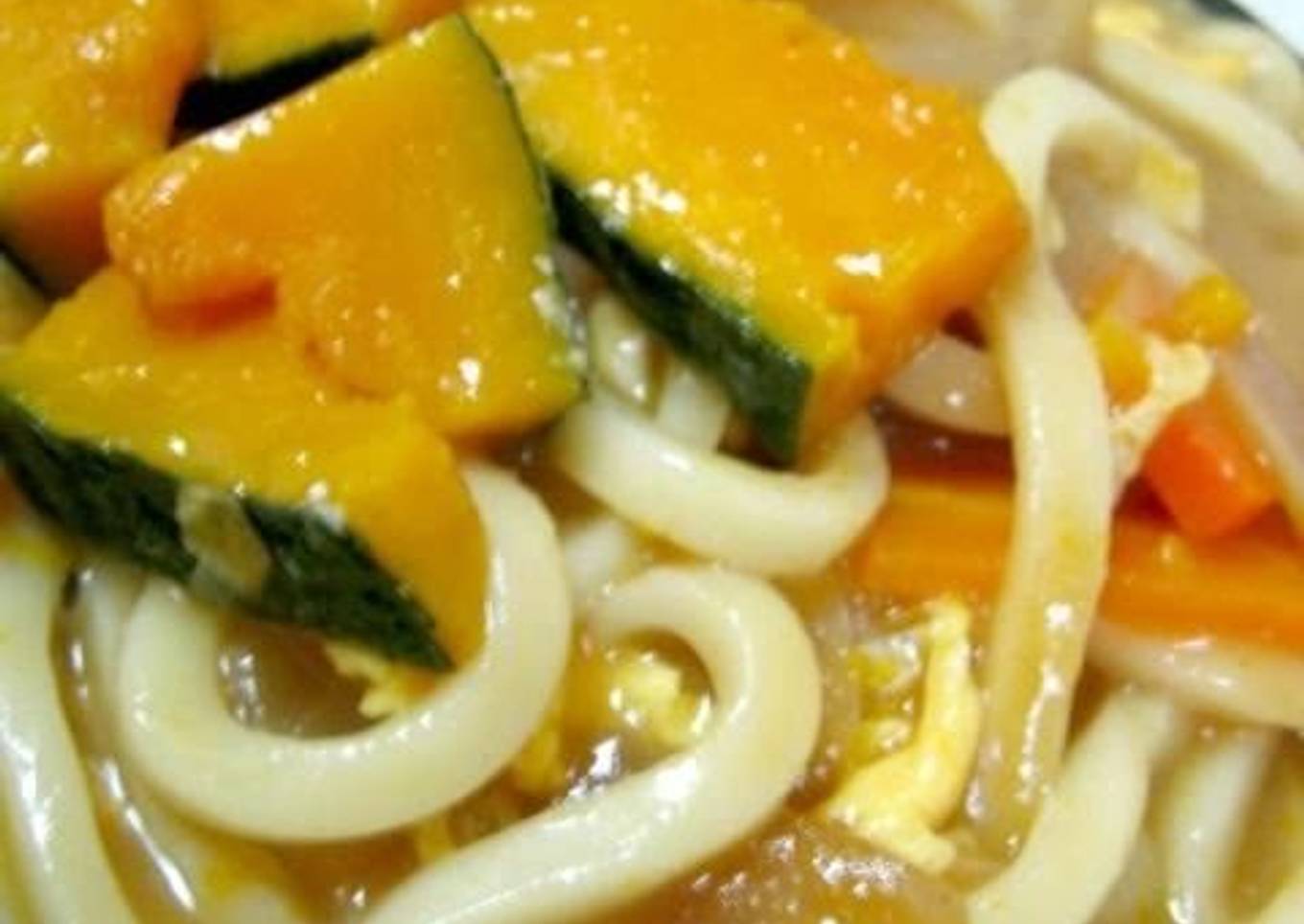 Warm and soothing pumpkin wood old Kabocha (Udon Noodle Soup)