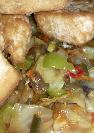 A picture of Tofu (Awara) with veggies.