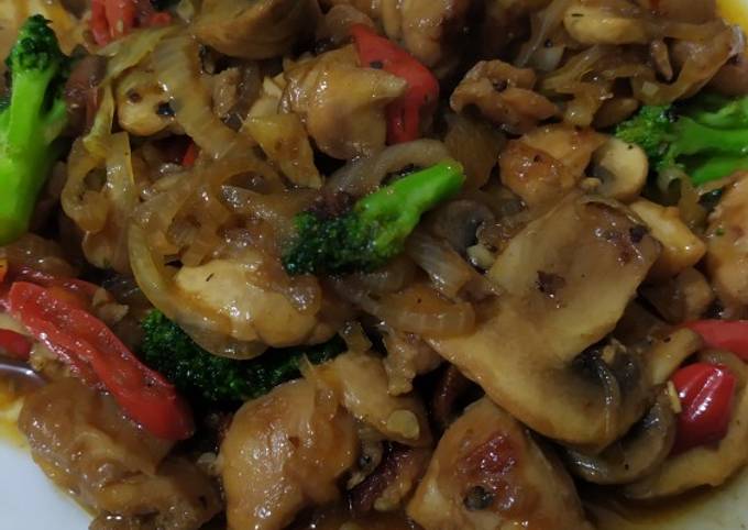 Anti Ribet, Memasak Ayam Jamur Brokoli Lada Hitam Bunda Pasti Bisa