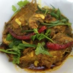 A picture of Garlic Pomfret Fish Curry.