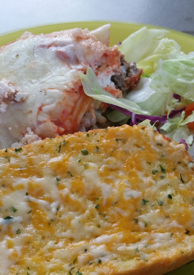 A picture of Basic lasagna.