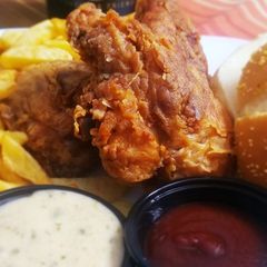 A picture of Crispy broast #Ramadankitayari #Fastfood.