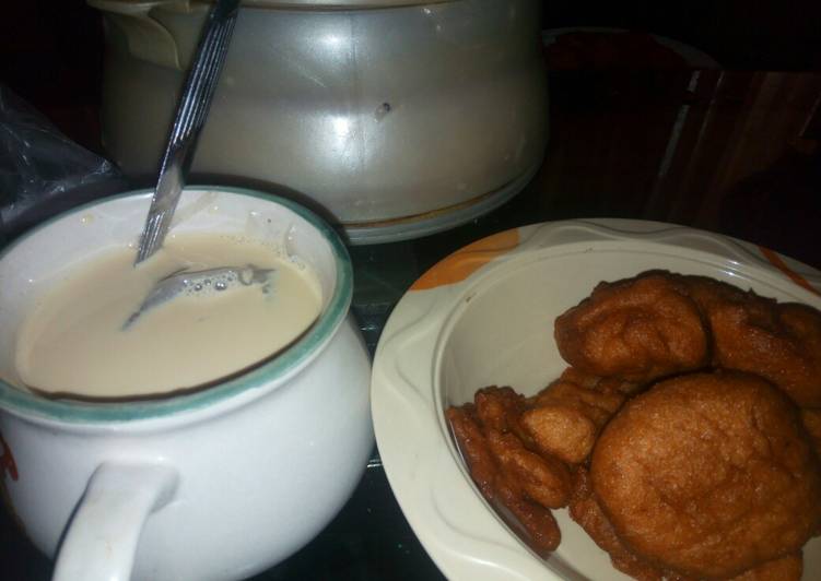 Bean cake(Akara) with pap