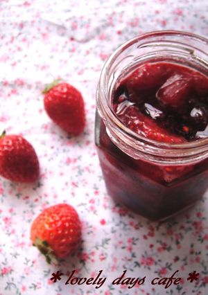 A picture of Berry Confiture (Jam).