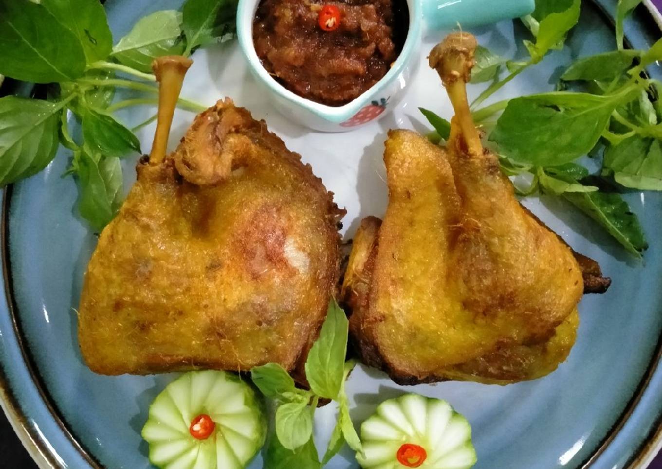 Bebek Ungkep Goreng ala Warung Tenda Cicilia