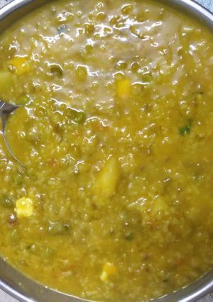 मसाला खिचड़ी (masala khichdi recipe in Hindi) रेसिपी मुख्य फोटो