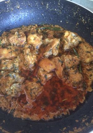 A picture of Dahi Chicken.