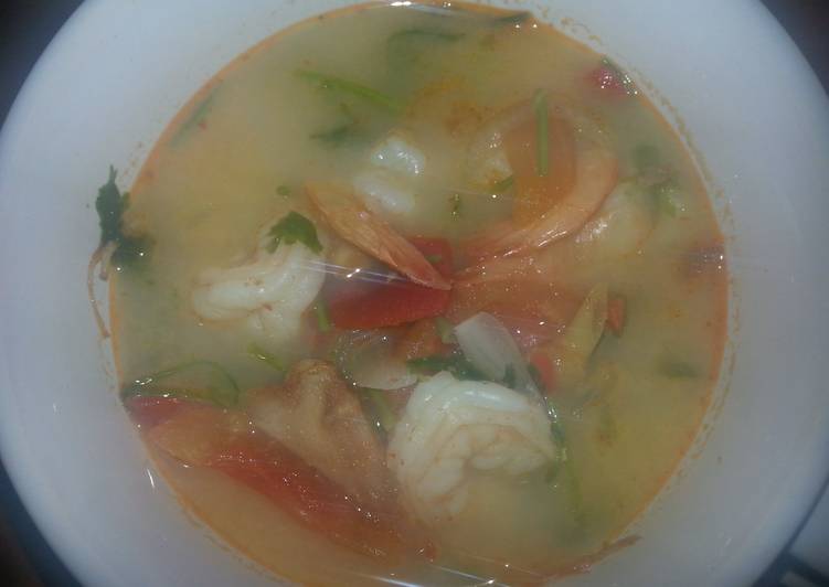 How to Cook Super Quick Tom Yum Khung