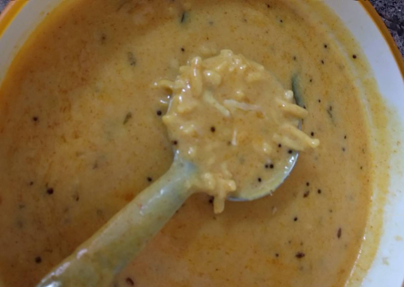 Besan sev kadhi