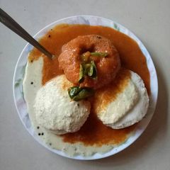 A picture of Medu Vada.