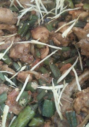 A picture of Chicken bhindi karahi.