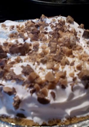 A picture of Sunshines easy butterscotch pie.