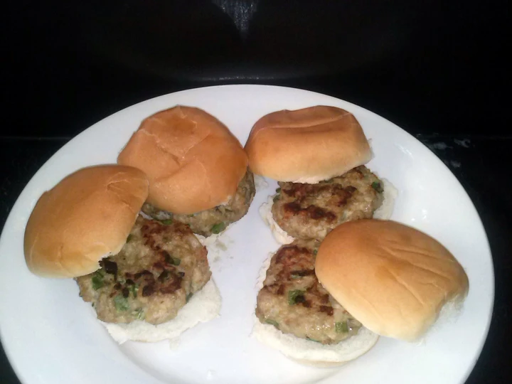 Easy Steps to Make Chicken Parmesan Sliders the Delicious Delicious