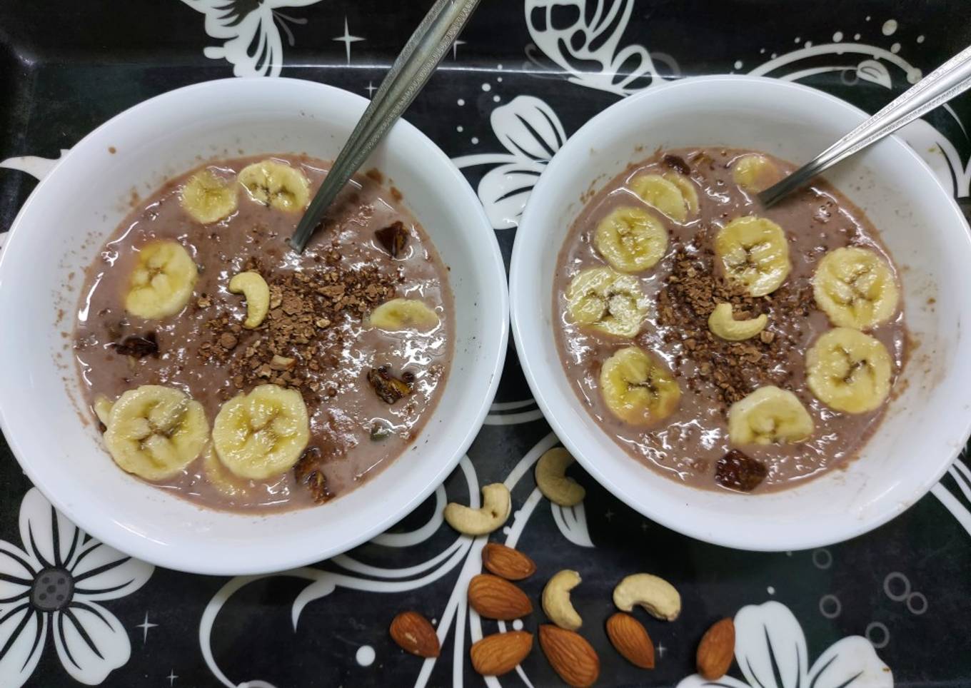 Dark Chocolate Almond Pumpkin and Chia Seeds Oats with Banana