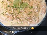 Una foto de pie de limón con leche evaporada