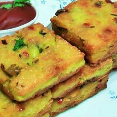 A picture of Rava bread toast.