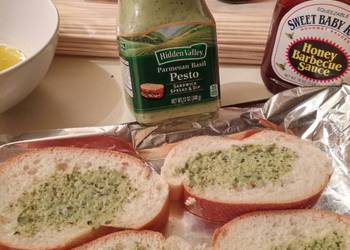 How To Make Recipe Garlic Pesto Bread Very Delicious How To Make Recipe Garlic Pesto Bread Very Delicious