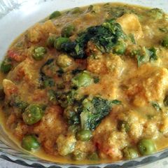 A picture of Peas and Cottage Cheese with Almond milk.