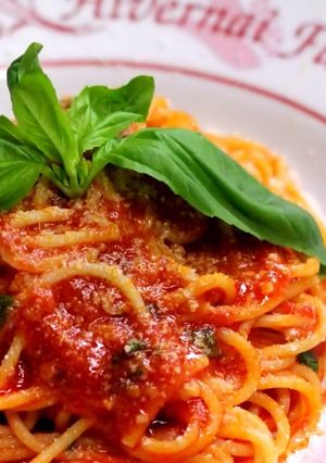 A picture of Pasta al Pomodoro.