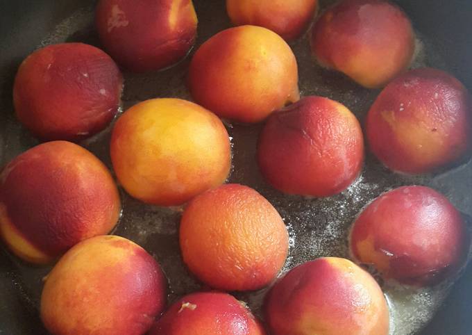 Steps to Make Quick Grilled peaches with Dulce de leche mascapone cream