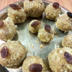 Coconut Malai laddoo A picture of Coconut Malai laddoo.