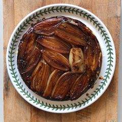 A picture of Shallot-almost-Tatin.