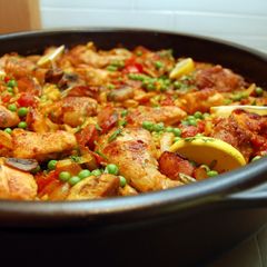 A picture of Easy Chicken Paella.
