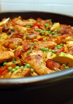 A picture of Easy Chicken Paella.
