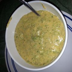 A picture of broccoli and cheese soup.