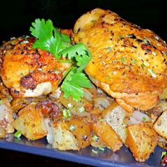 A picture of Mike's Garlic Chicken & Potatoes.