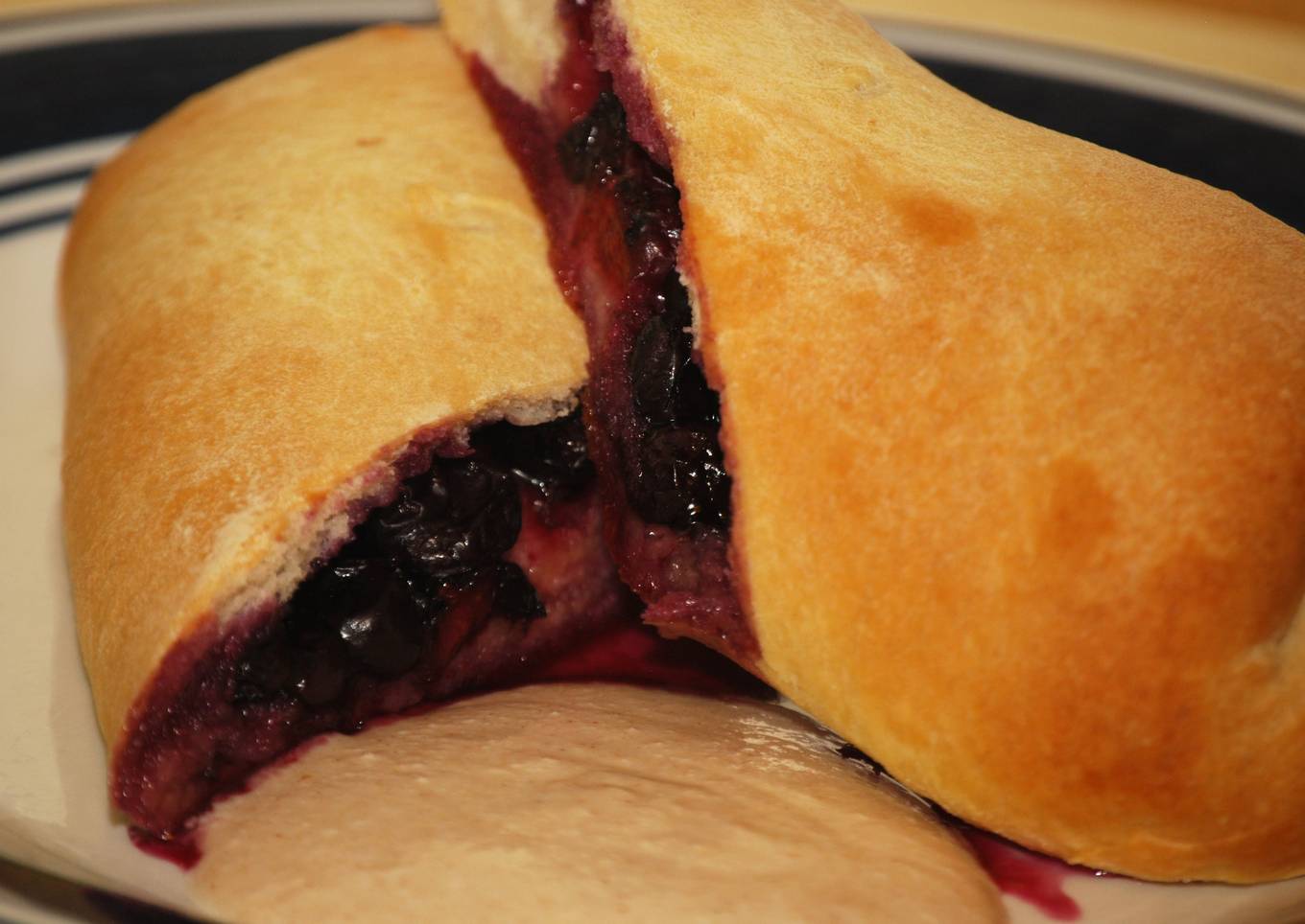 Blueberry Stromboli w/Cinnamon Balsamic Cream