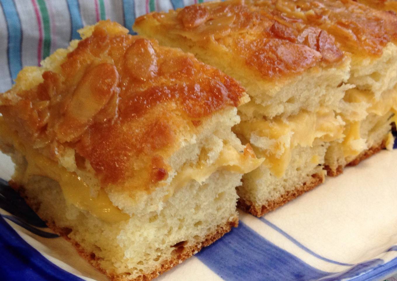 Bienenstich Cake with Homemade Vanilla Creme