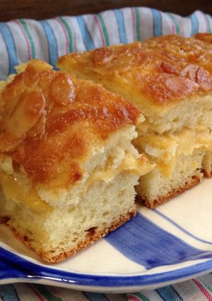 A picture of Bienenstich Cake with Homemade Vanilla Creme.