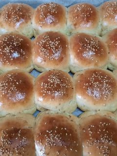 Una foto de Pan con queso, delicioso desayuno diario con masa suave y ligera