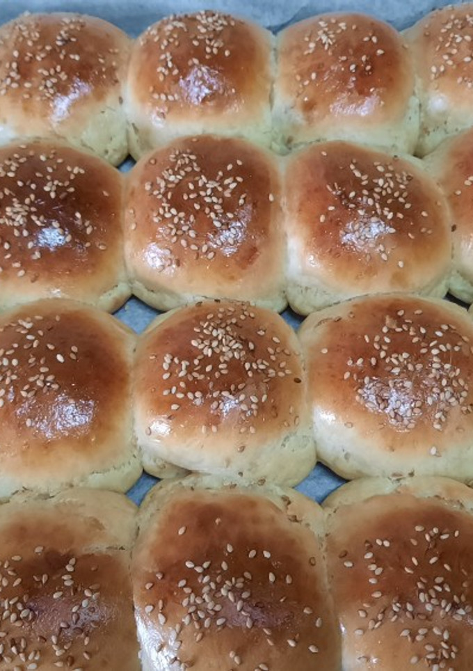Una foto de Pan con queso, delicioso desayuno diario con masa suave y ligera