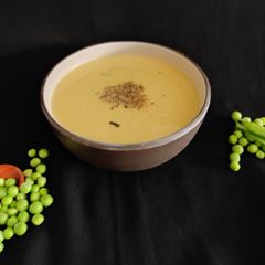 A picture of Mutter ke chilke ka soup.