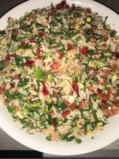 Una foto de Salpicón de arroz y atún