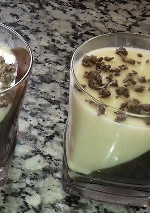 صورة لوصفة تحلية الشكولا والفانيلا(سهلة و راقية)