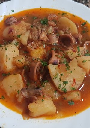 Una foto de Guisado de calamares