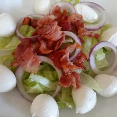 Pancetta and mozzarella salad A picture of Pancetta and mozzarella salad.