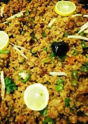 A picture of Smoky Tawa Qeema😋💛.