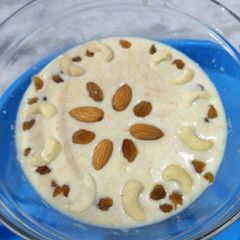 A picture of Seviyan carrot kheer.