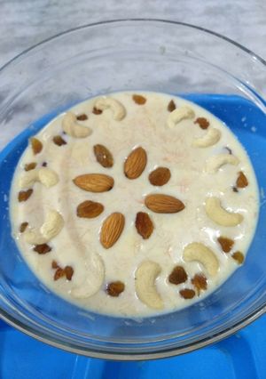 A picture of Seviyan carrot kheer.
