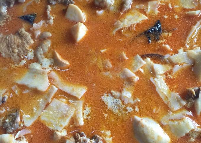 Langkah Mudah untuk Menyiapkan Ayam rebung kuah santan, Lezat