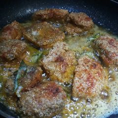 A picture of Fried fish.