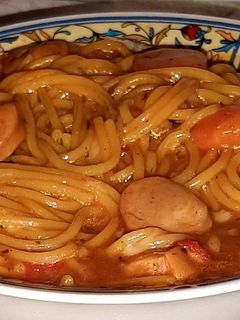 Φωτογραφία της συνταγής Μακαρόνια με σάλτσα ντομάτας και λουκάνικα κοτόπουλο Φρανκφούρτης