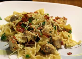 Easy Making Recipe Chicken and Farfalle Pasta in a Roasted Garlic Cream Sauce Yummy Easy Making Recipe Chicken and Farfalle Pasta in a Roasted Garlic Cream Sauce Yummy
